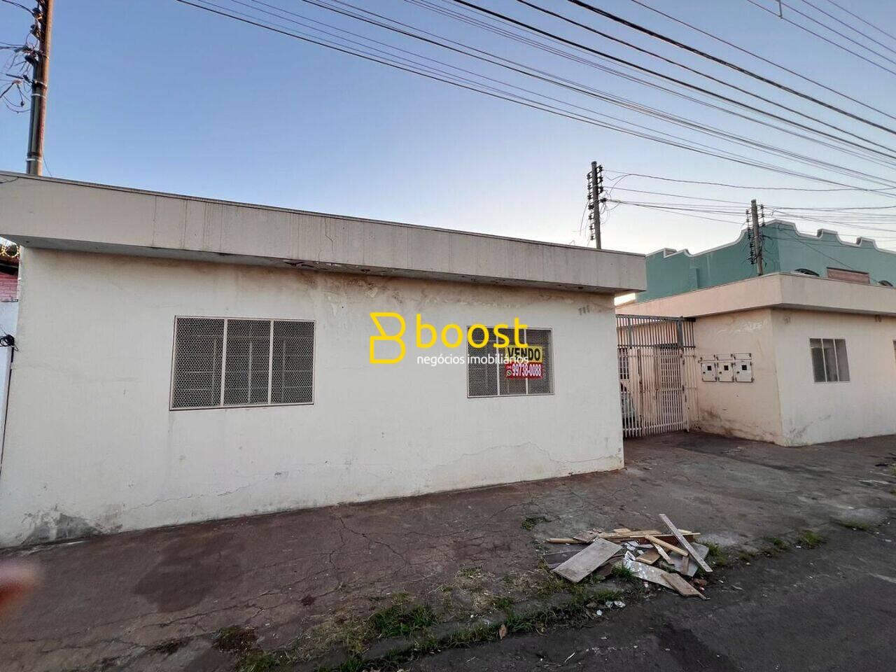 Colônia com 6 casas à venda, 66 m² por R$ 780.000 - Osvaldo Rezende - Uberlândia/MG, foto 2