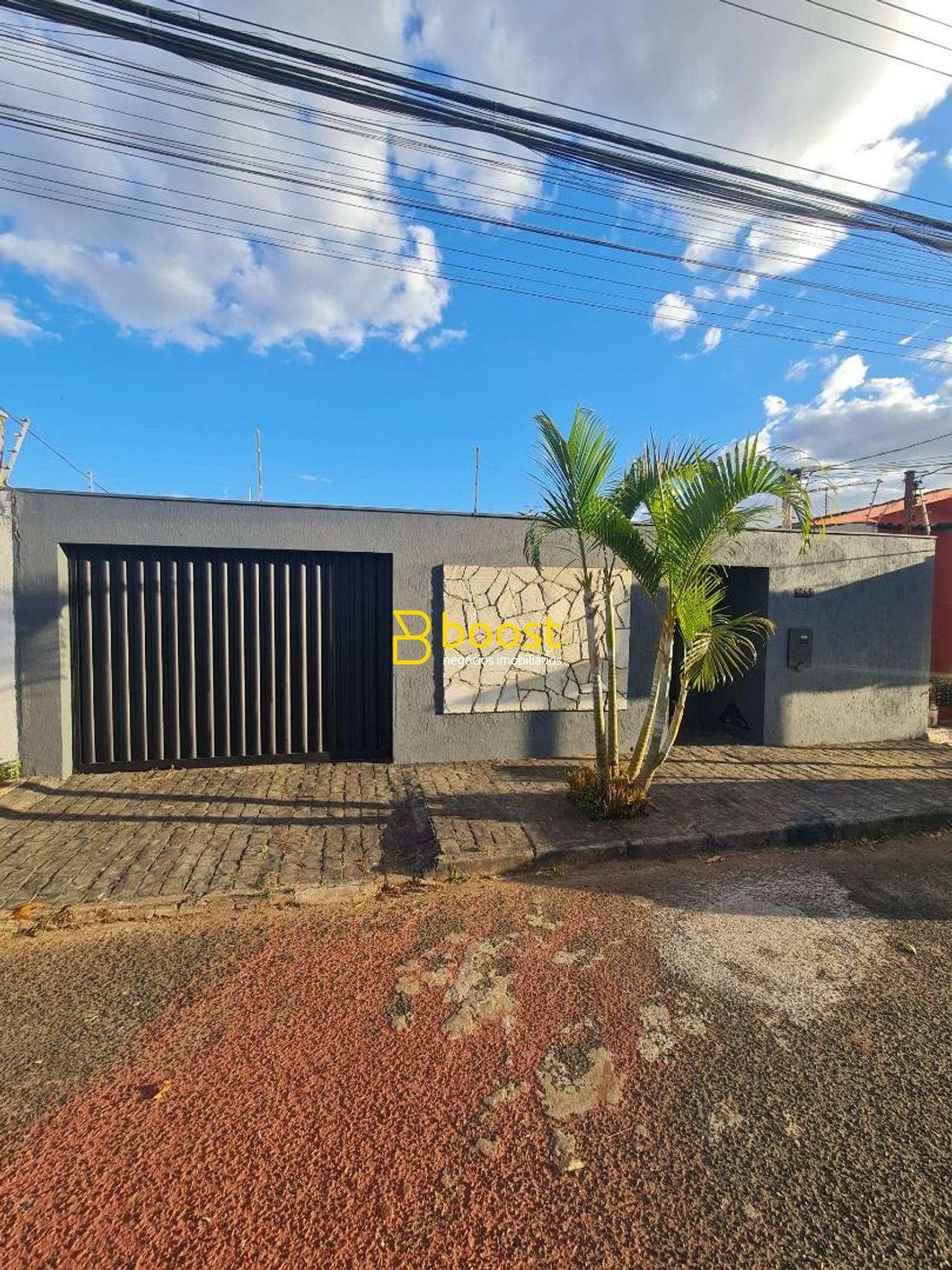 Casa, 162 m², à venda por R$ 550.000 - Santa Mônica - Uberlândia/MG