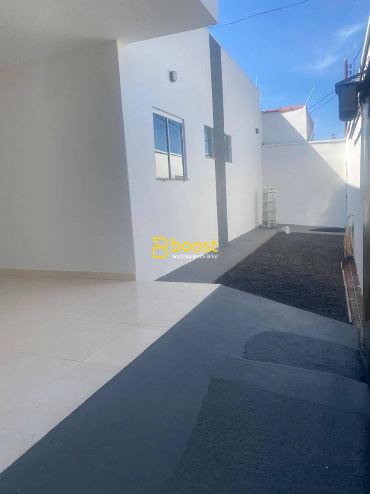 Casa com 2 dormitórios à venda, 122 m² por R$ 410.000 - Osvaldo Rezende - Uberlândia/MG, foto 2
