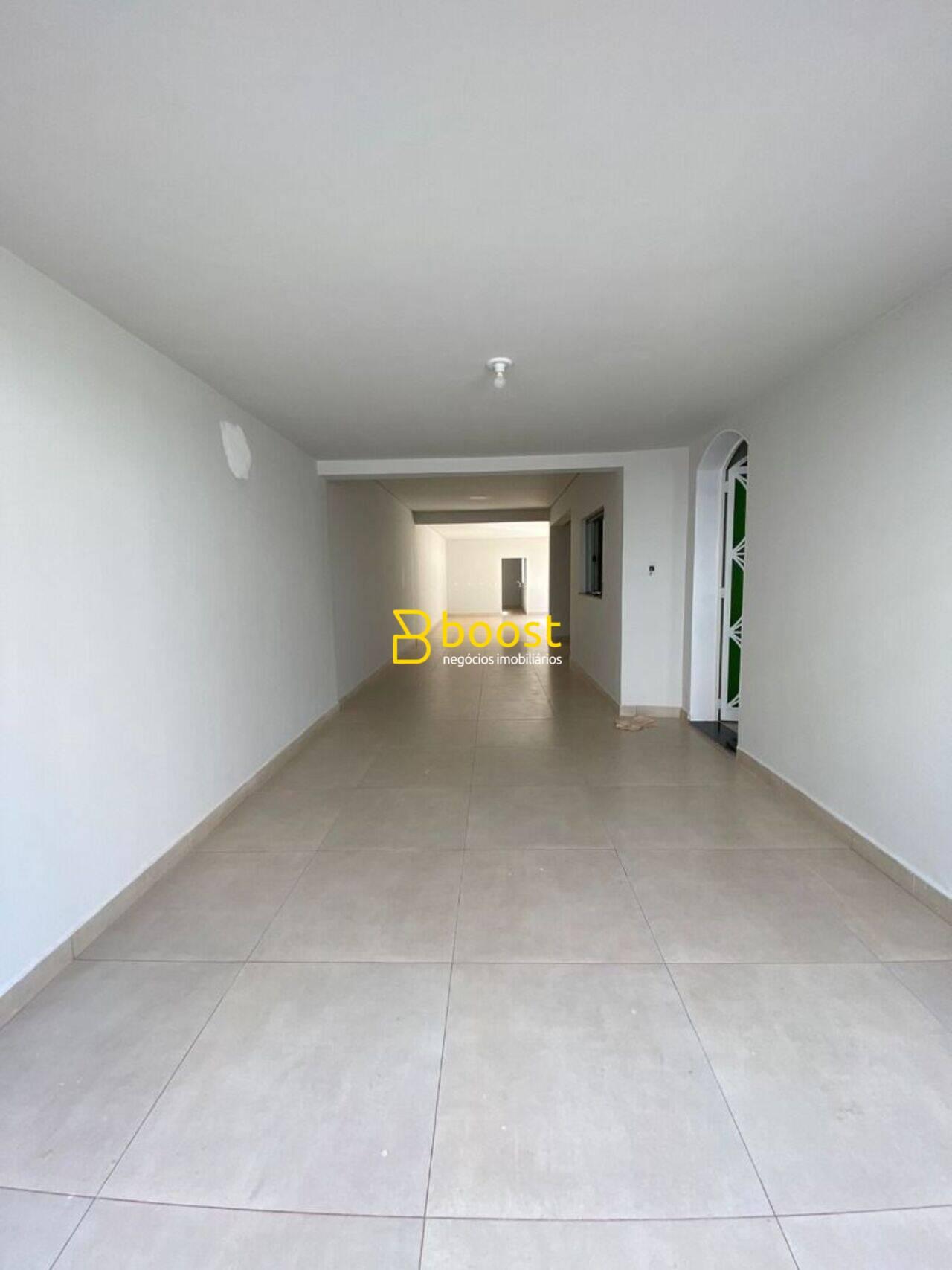 Casa com 4 dormitórios à venda, 200 m² por R$ 900.000 - Santa Mônica - Uberlândia/MG, foto 2