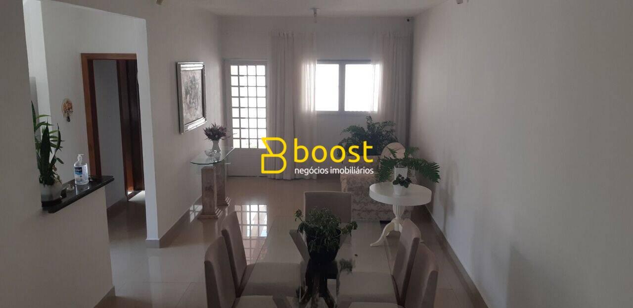 Casa com 3 dormitórios à venda, 236 m² por R$ 660.000,00 - Parque Residencial do Camaru - Uberlândia/MG, foto 3