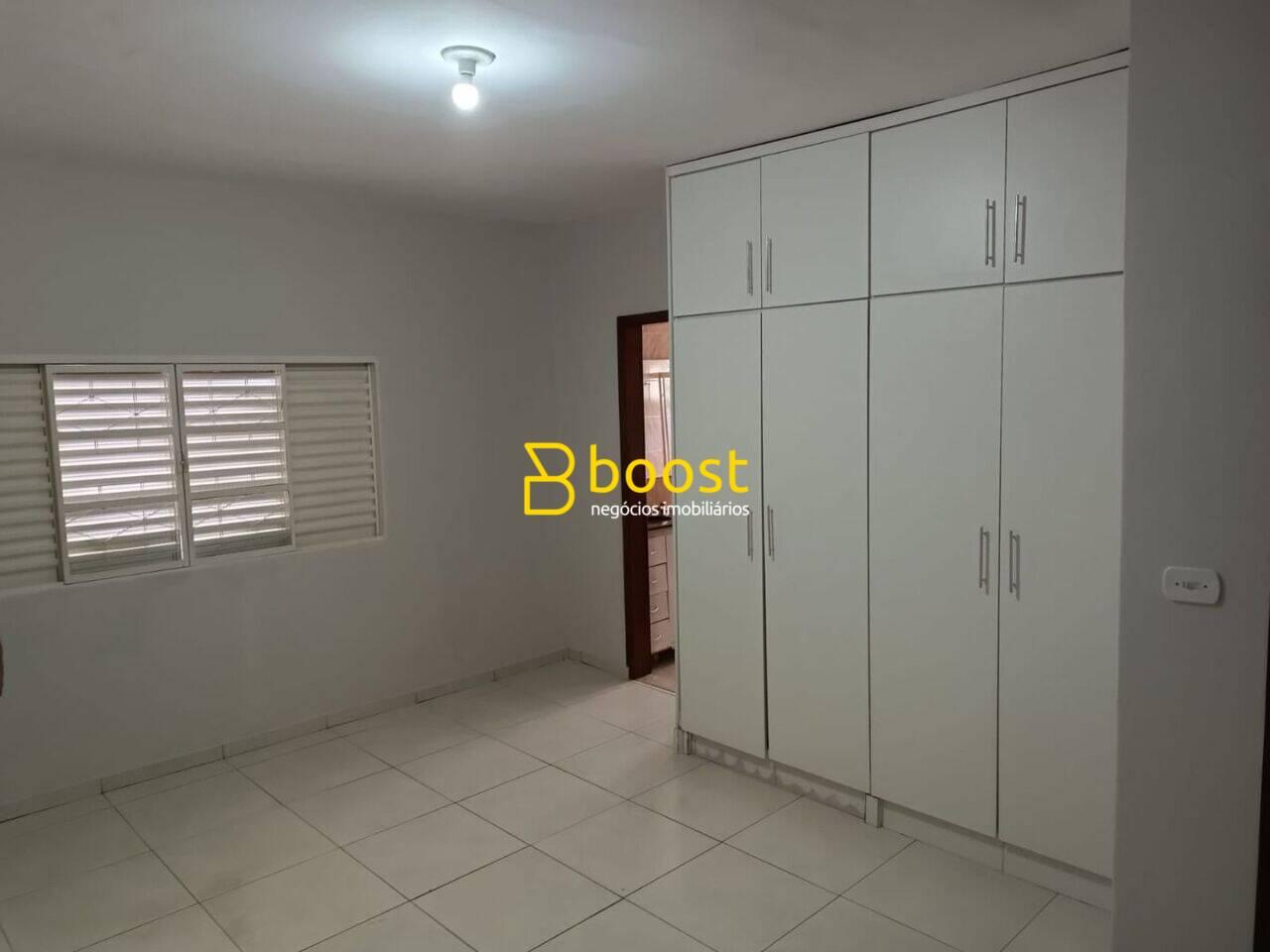 Casa com 3 quartos, à venda por R$ 500.000 - Saraiva - Uberlândia/MG, foto 2