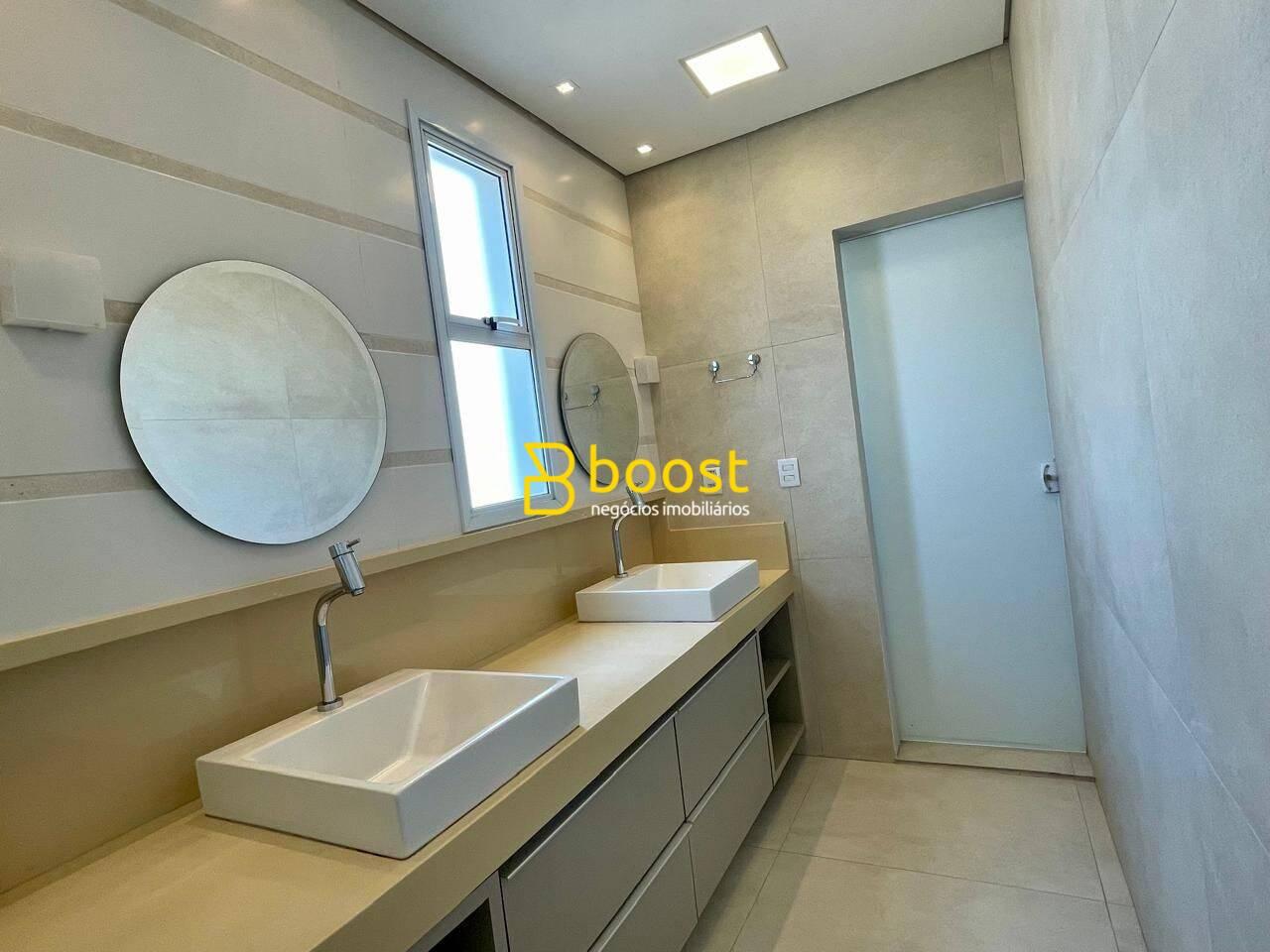 Casa com 3 quartos, 242 m², à venda por R$ 2.180.000 - Varandas Sul - Uberlândia/MG, foto 4
