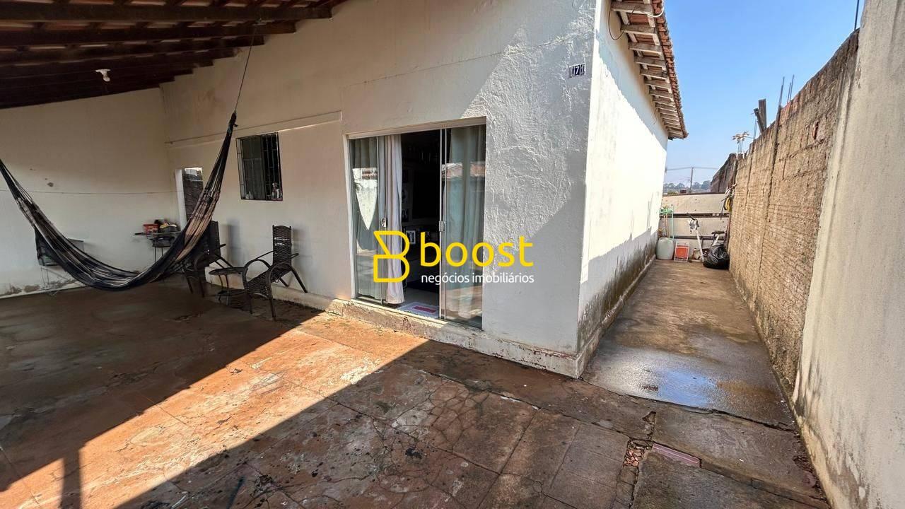 Casa com 2 quartos, à venda por R$ 240.000 - Pacaembu - Uberlândia/MG