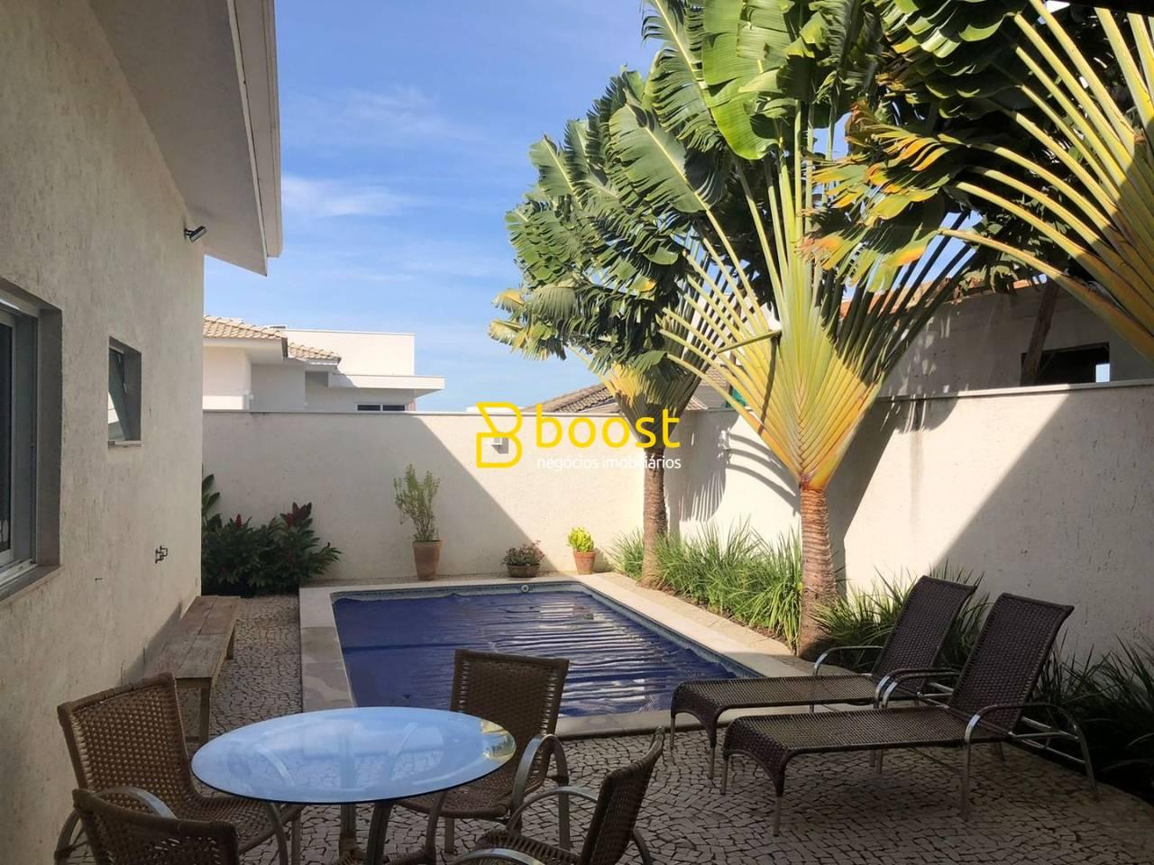 Casa com 3 quartos, 233 m², à venda por R$ 2.100.000 - Jardins Gênova - Uberlândia/MG