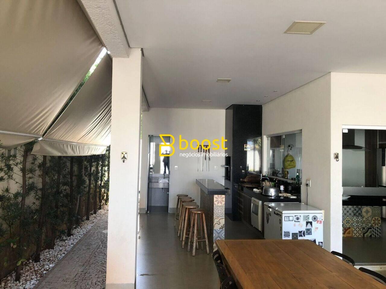 Casa com 3 quartos, 233 m², à venda por R$ 2.100.000 - Jardins Gênova - Uberlândia/MG, foto 3