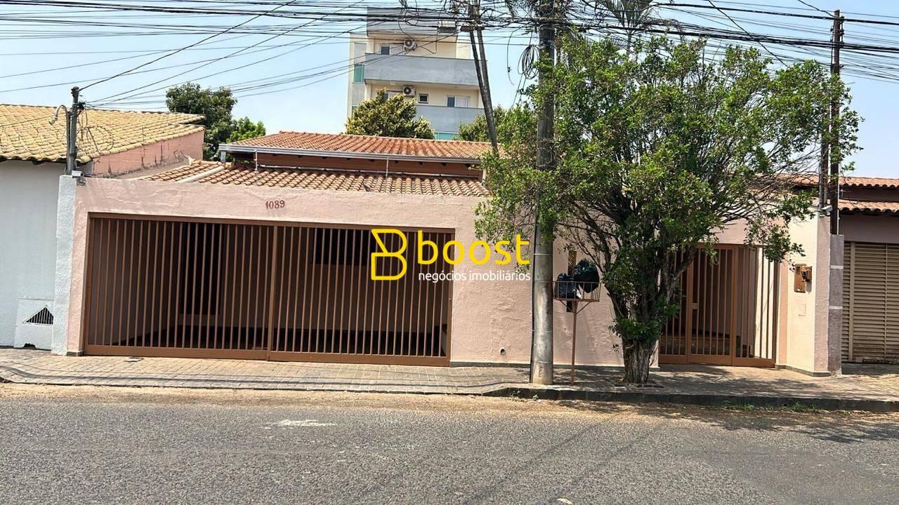 Casa com 3 quartos, 183 m², à venda por R$ 640.000 - Santa Mônica - Uberlândia/MG