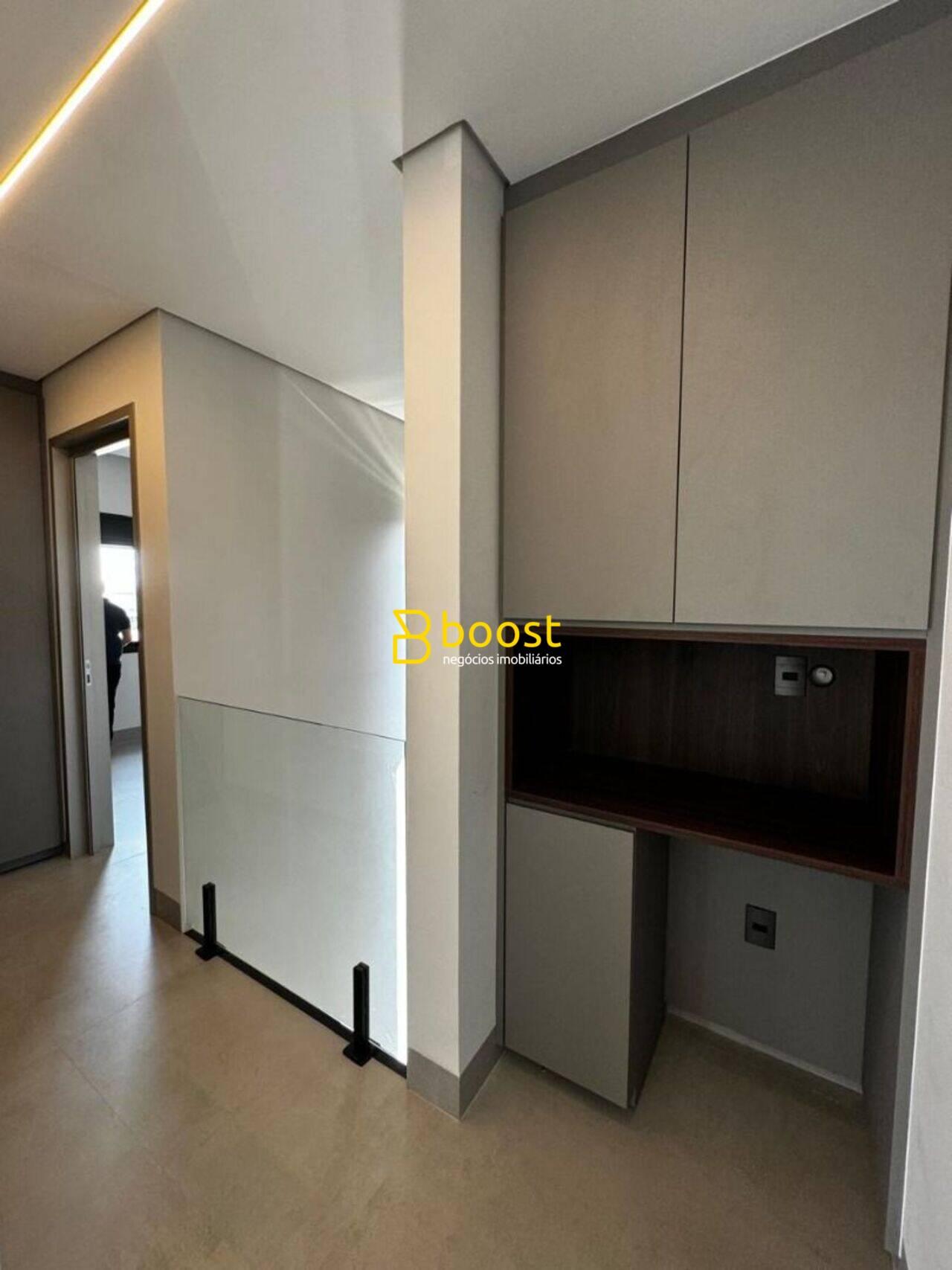 Casa com 5 quartos, 358 m², à venda por R$ 4.500.000 - Jardins Gênova - Uberlândia/MG, foto 4