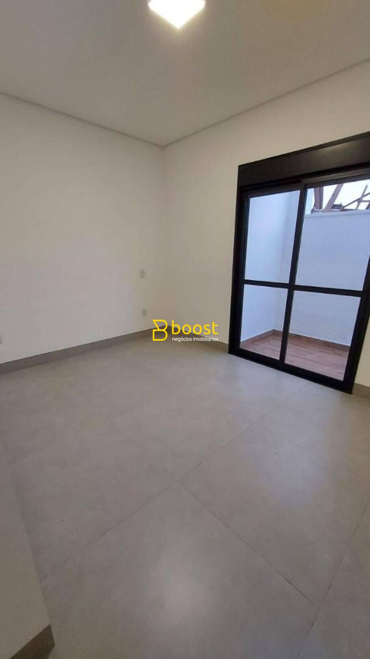 Casa com 4 quartos, 295 m², à venda por R$ 2.800.000 - Jardins Gênova - Uberlândia/MG, foto 3