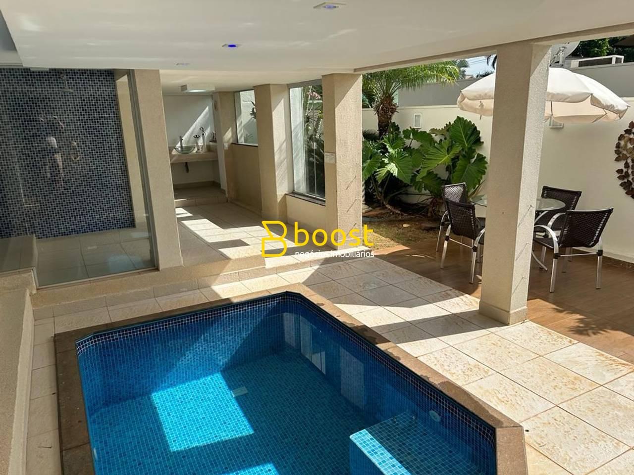 Casa com 4 quartos, 310 m², à venda por R$ 2.200.000 - Jardins Roma - Uberlândia/MG