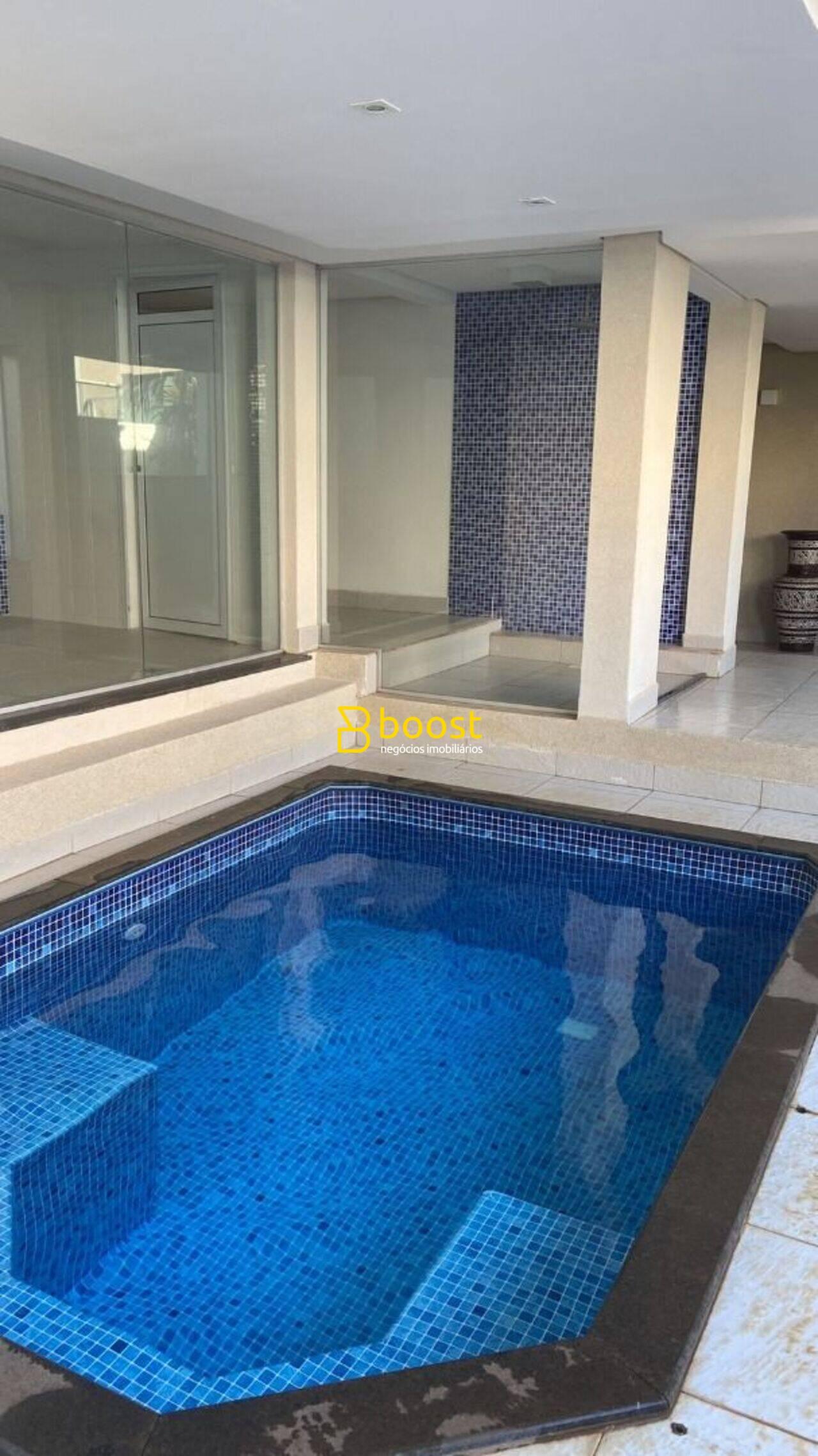 Casa com 4 quartos, 310 m², à venda por R$ 2.200.000 - Jardins Roma - Uberlândia/MG, foto 2