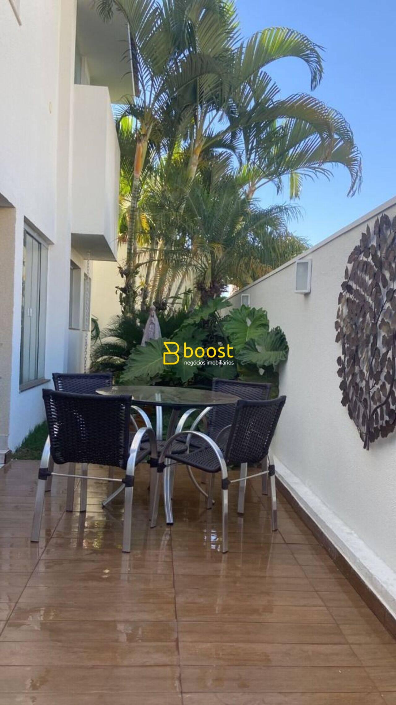 Casa com 4 quartos, 310 m², à venda por R$ 2.200.000 - Jardins Roma - Uberlândia/MG, foto 4