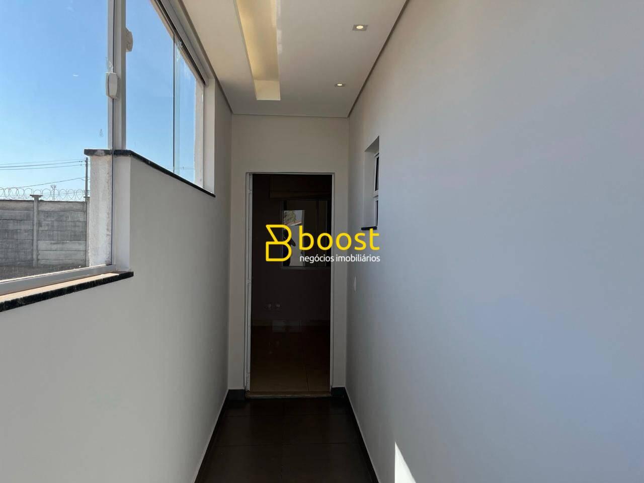 Casa com 2 quartos, 100 m², à venda por R$ 530.000 - Terra Nova I - Uberlândia/MG, foto 2