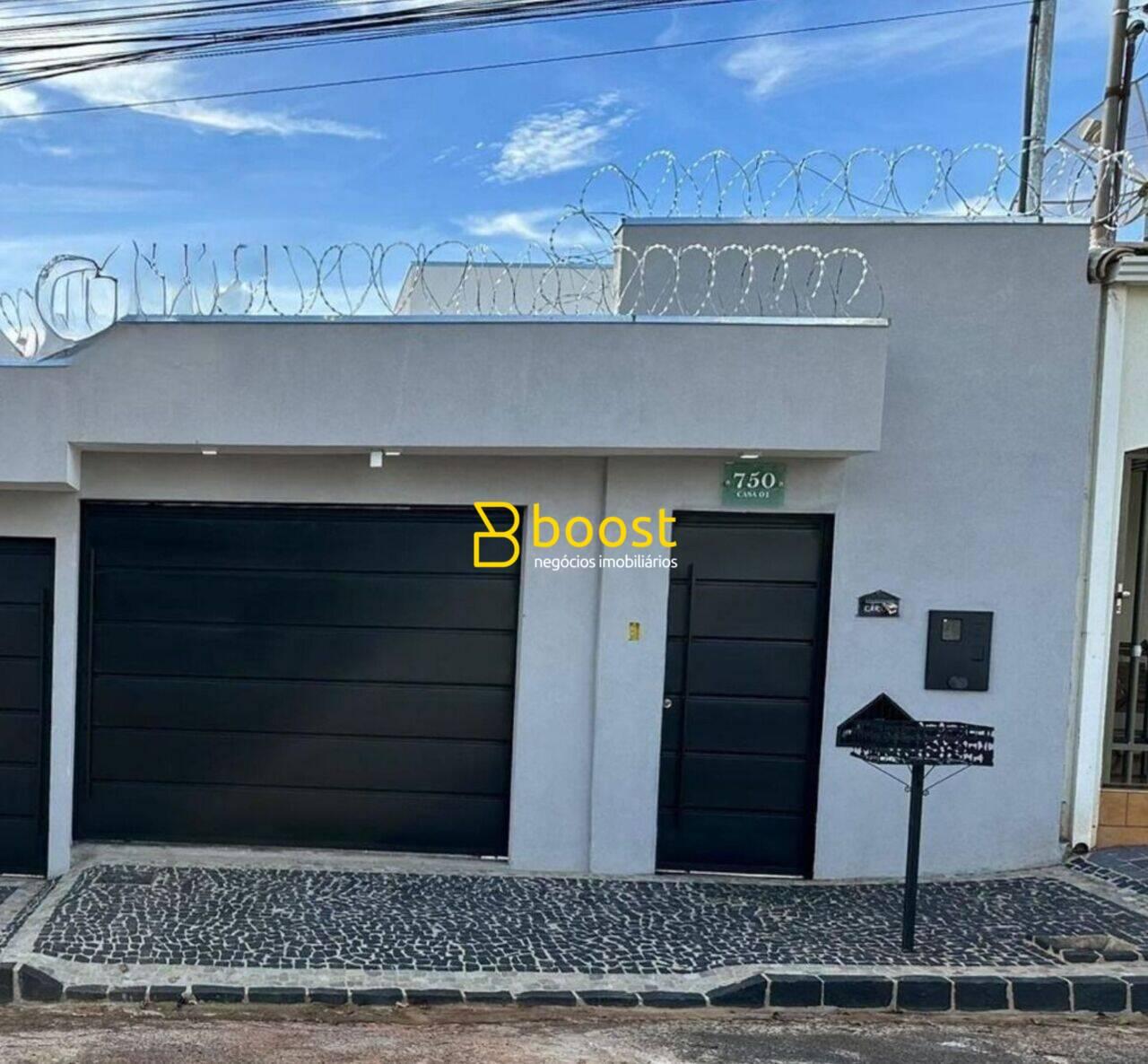 Casa com 3 dormitórios à venda, 99 m² por R$ 470.000 - Jardim Brasília - Uberlândia/MG, foto 2