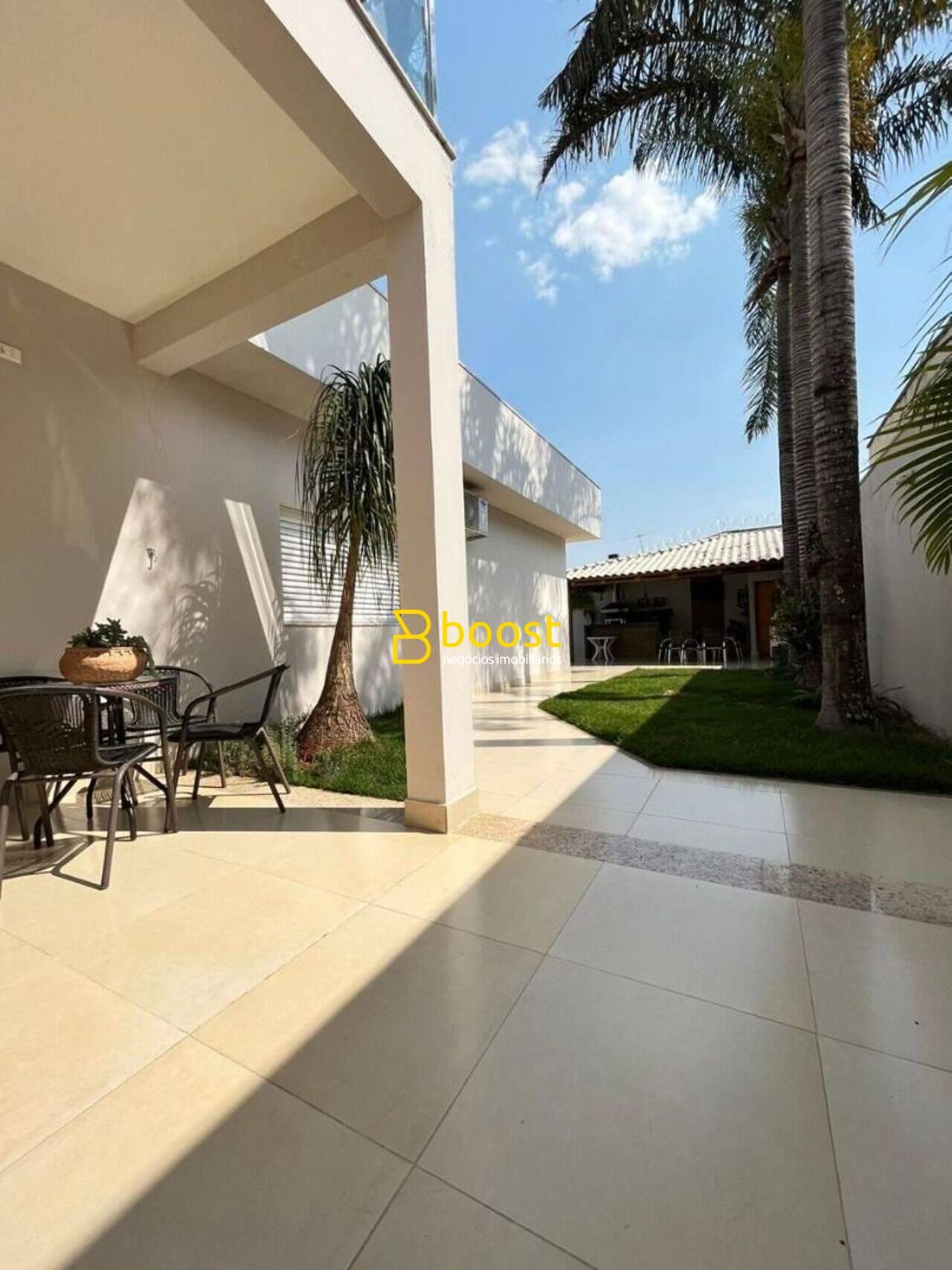 Casa com 4 quartos, 340 m², à venda por R$ 2.200.000 - Jardim Karaíba - Uberlândia/MG, foto 4