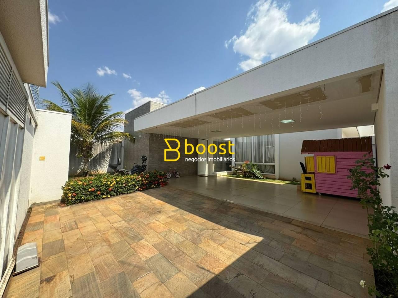 Casa Térrea com 3 dormitórios à venda, 251 m² por R$ 1.850.000 - Jardim Karaíba - Uberlândia/MG