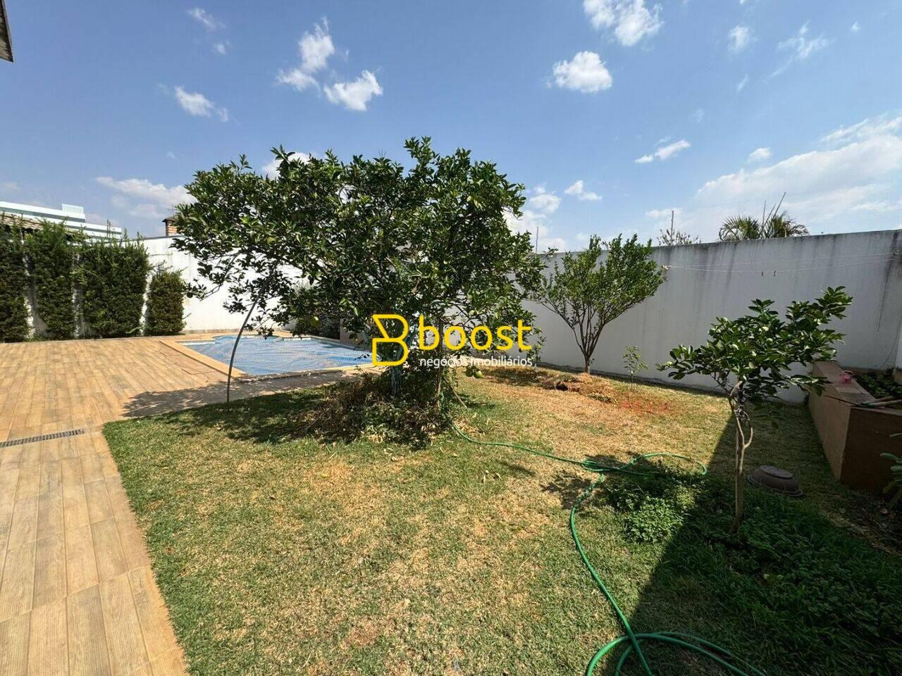 Casa Térrea com 3 dormitórios à venda, 251 m² por R$ 1.850.000 - Jardim Karaíba - Uberlândia/MG, foto 2