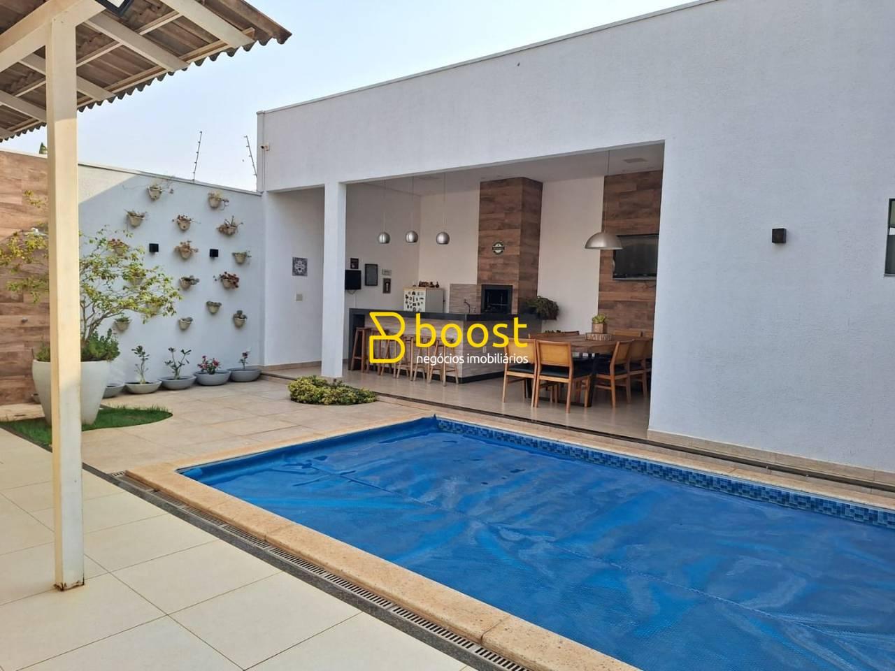 Casa com 3 dormitórios à venda, 157 m² por R$ 720.000 - Laranjeiras - Uberlândia/MG