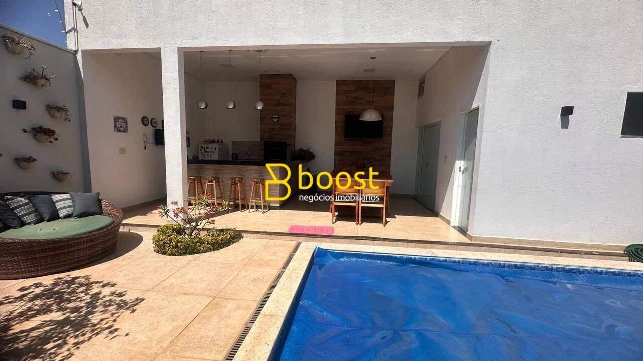 Casa com 3 dormitórios à venda, 157 m² por R$ 720.000 - Laranjeiras - Uberlândia/MG, foto 2