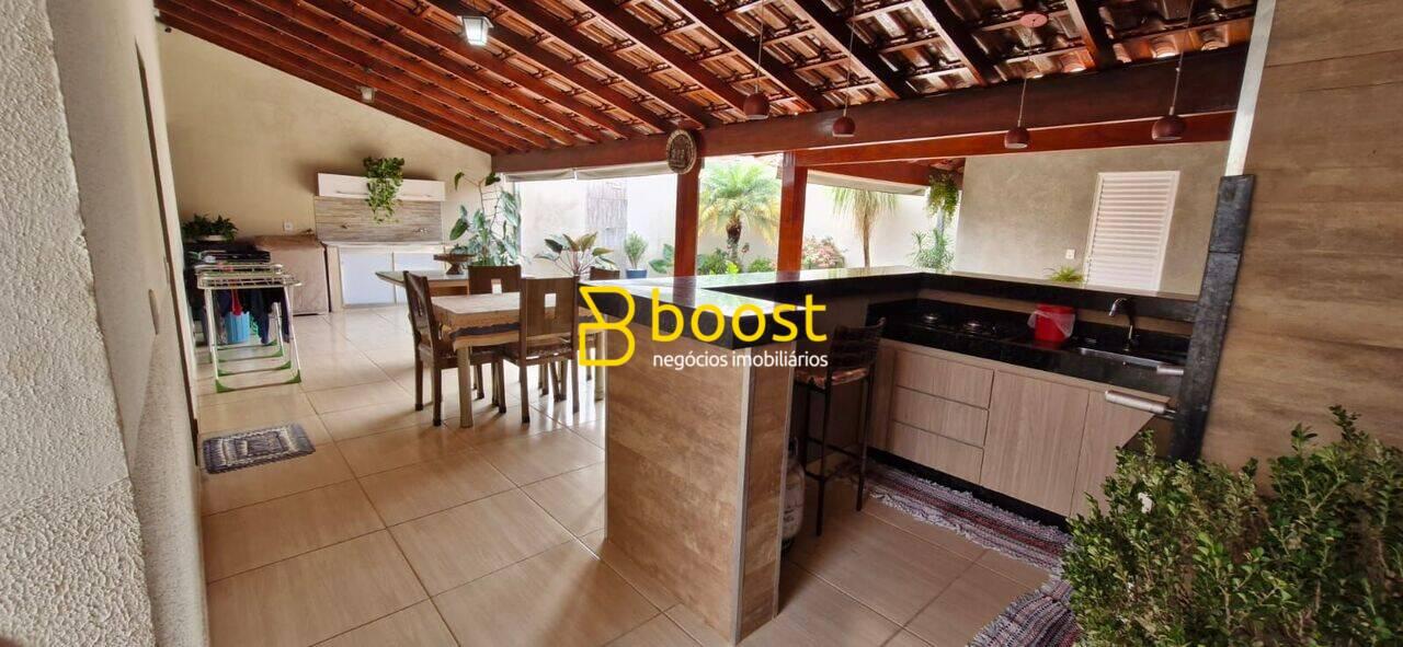Casa com 3 dormitórios à venda, 155 m² por R$ 520.000 - Canaã - Uberlândia/MG, foto 3