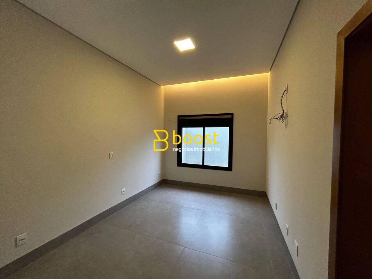 Casa com 3 quartos, 218 m², à venda por R$ 1.699.000 - Condomínio Alphaville 2 - Uberlândia/MG, foto 4