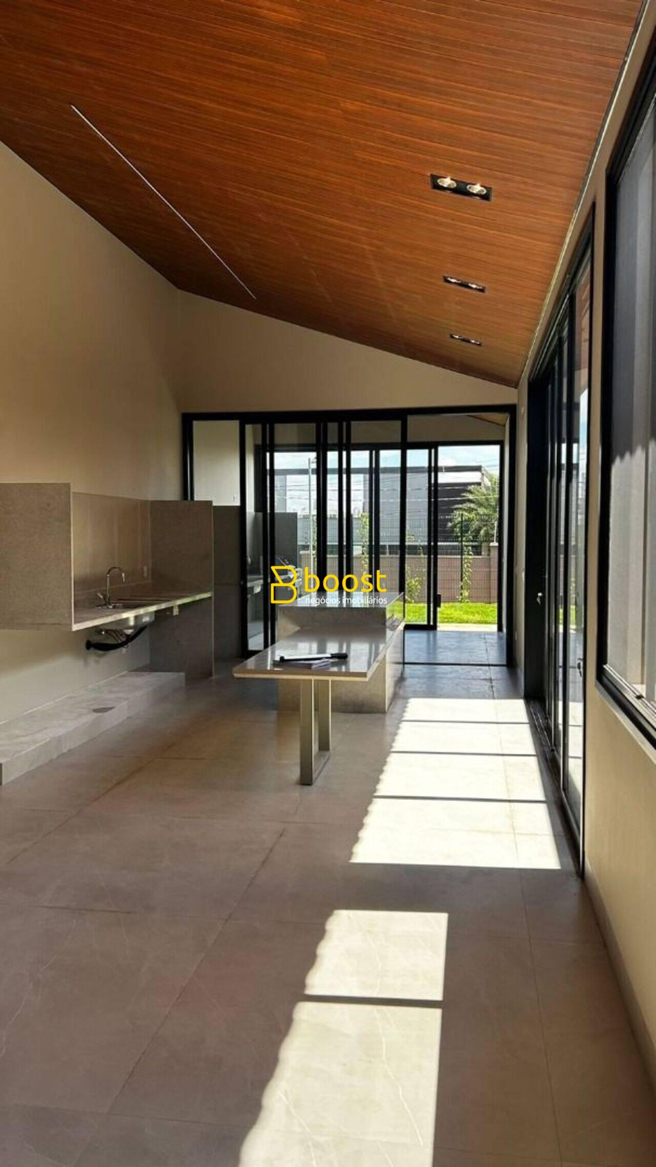 Casa com 3 dormitórios à venda, 210 m² por R$ 2.500.000,00 - Condomínio Tamboré Uberlândia - Uberlândia/MG, foto 2