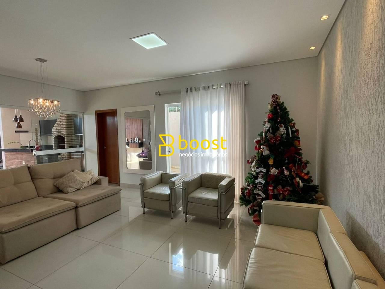 Casa com 4 quartos, 210 m², à venda por R$ 1.890.000 - Jardim Karaíba - Uberlândia/MG