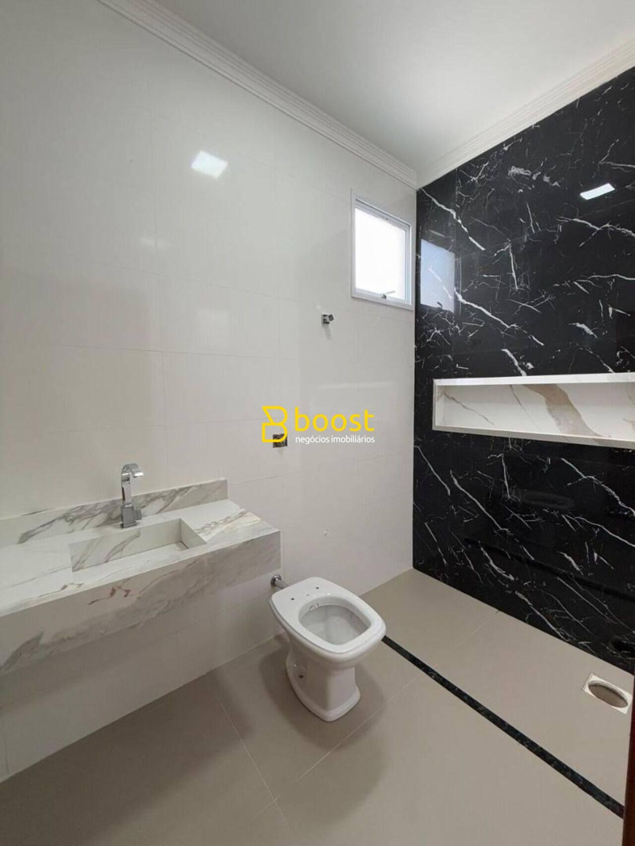 Casa com 3 quartos, 90 m², à venda por R$ 470.000 - Santa Mônica - Uberlândia/MG, foto 4