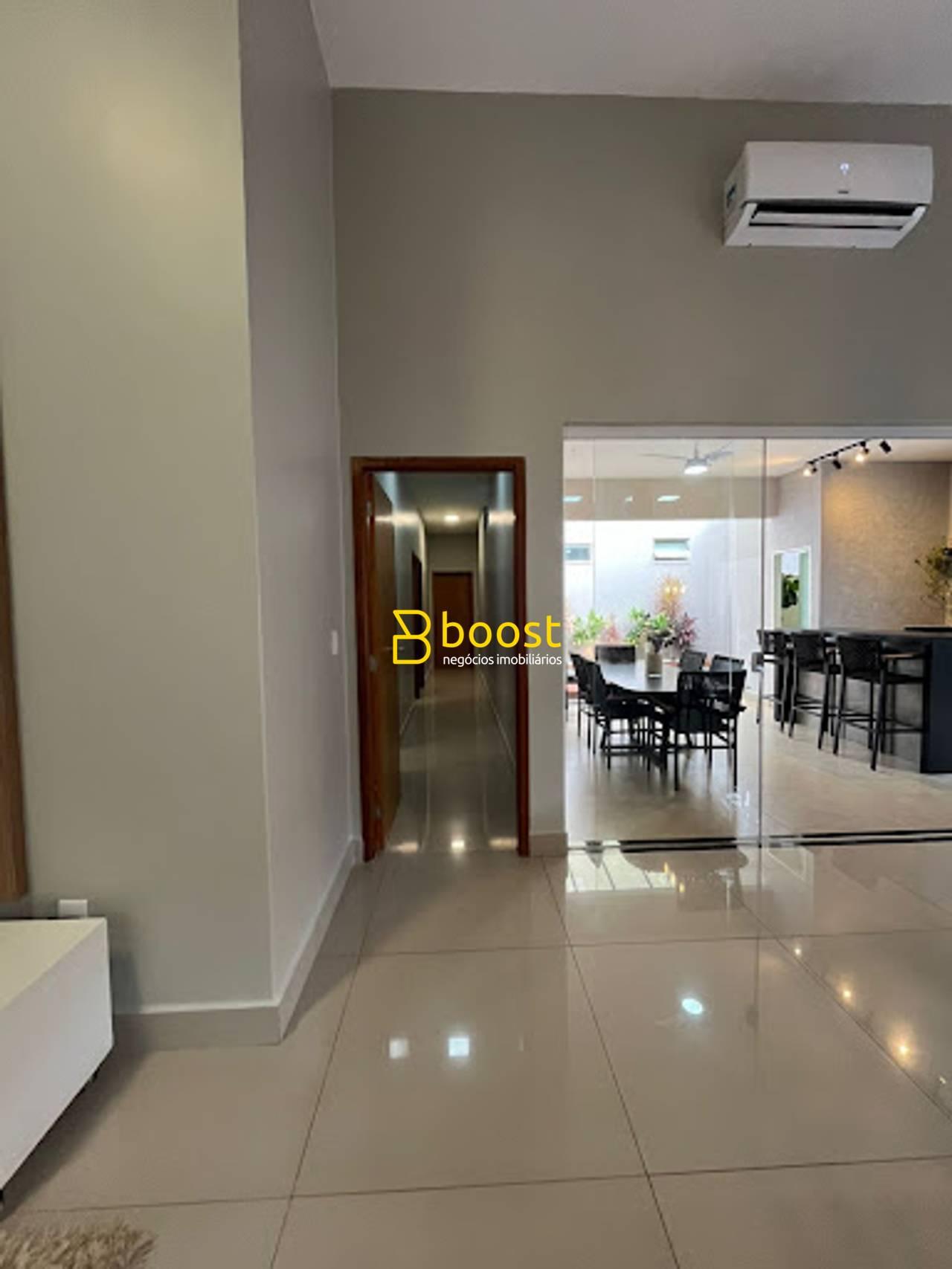 Casa com 3 quartos, à venda por R$ 970.000 - Jardim Botânico - Uberlândia/MG