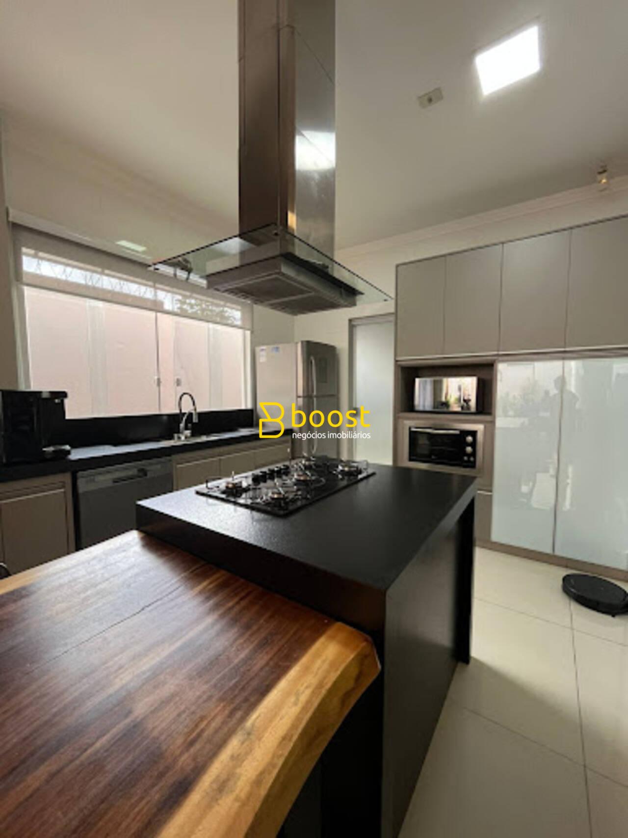 Casa com 3 quartos, à venda por R$ 970.000 - Jardim Botânico - Uberlândia/MG, foto 4