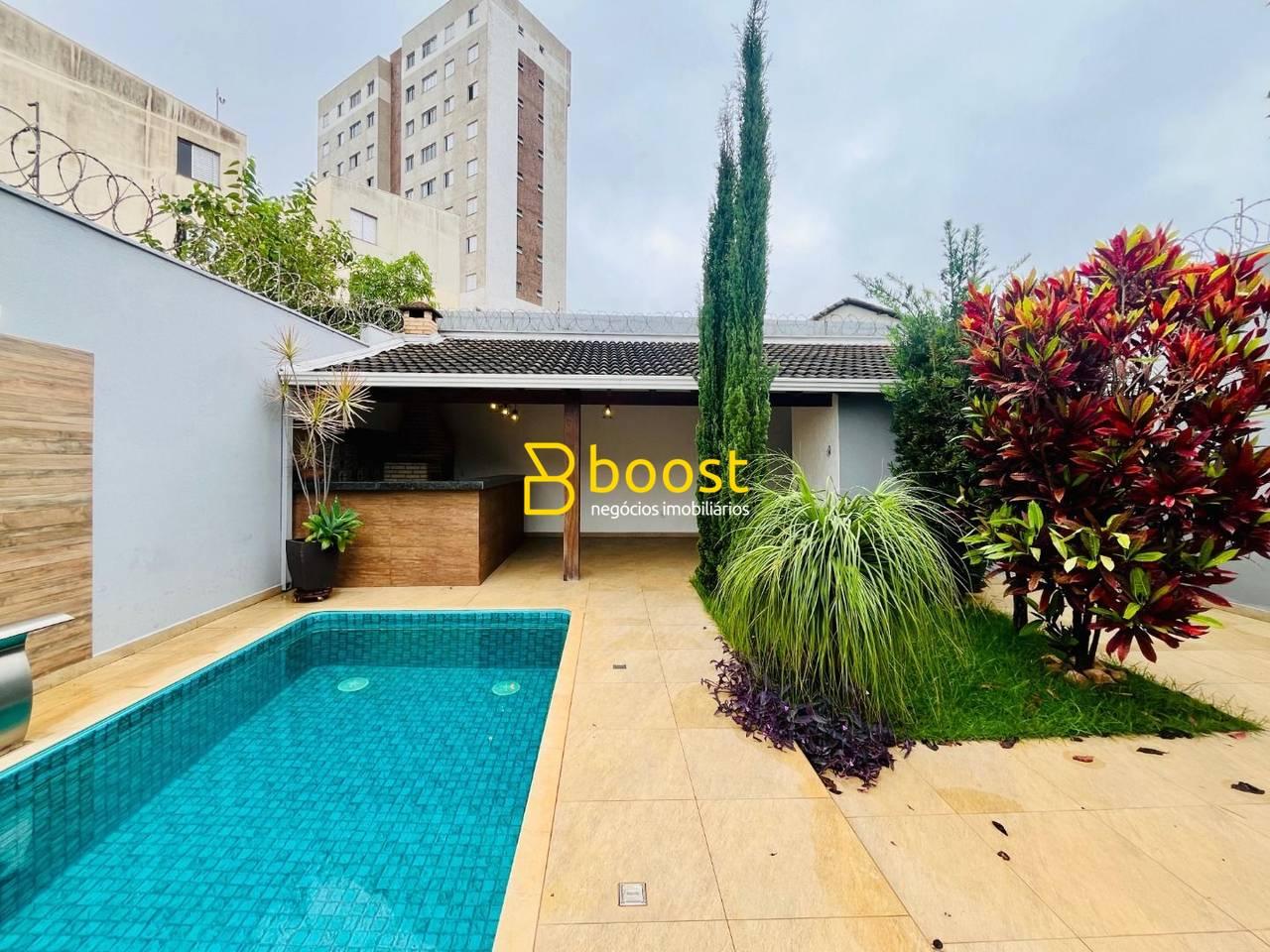 Casa com 3 quartos, 181 m², à venda por R$ 950.000 - Alto Umuarama - Uberlândia/MG