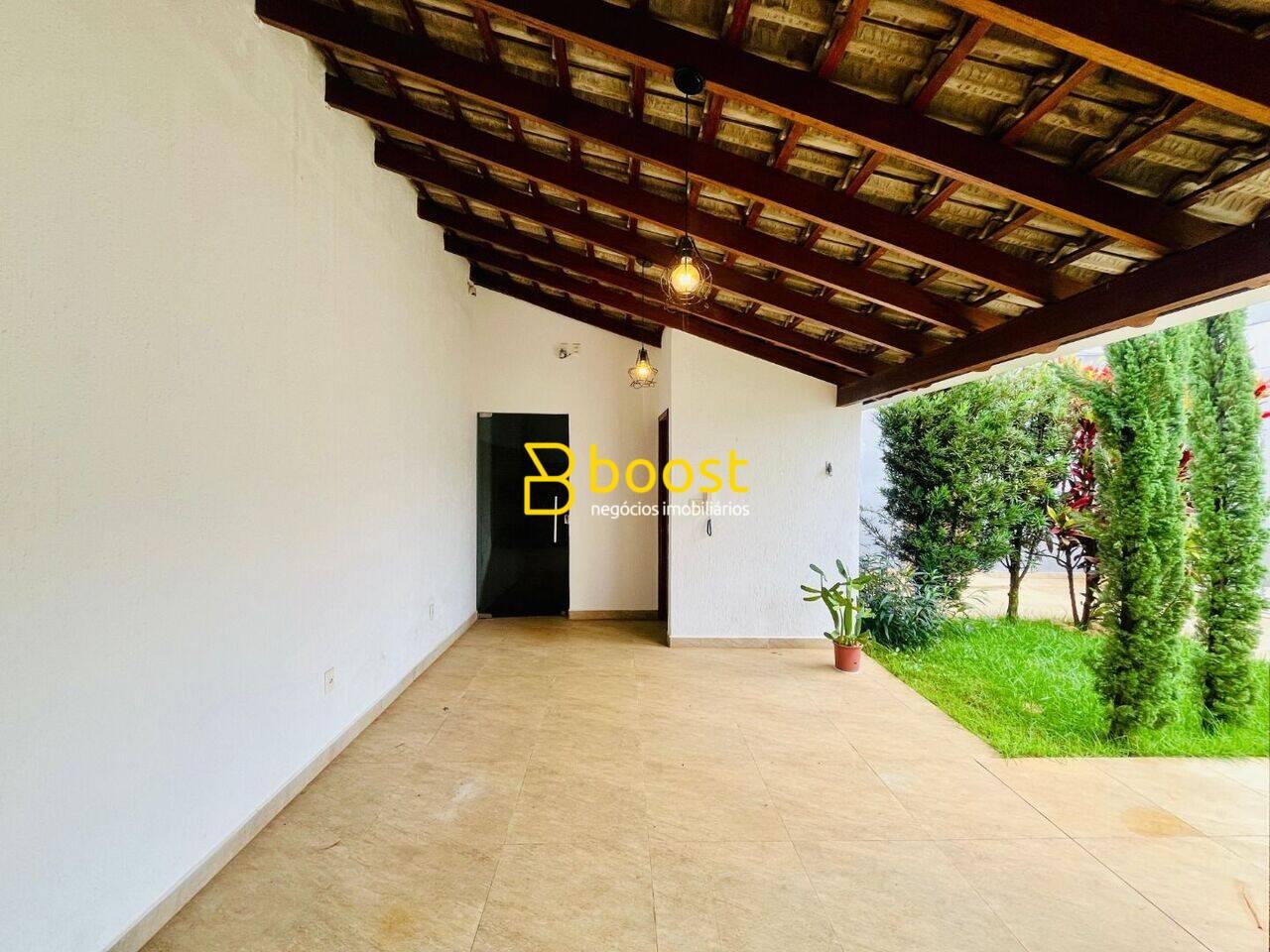 Casa com 3 quartos, 181 m², à venda por R$ 950.000 - Alto Umuarama - Uberlândia/MG, foto 4
