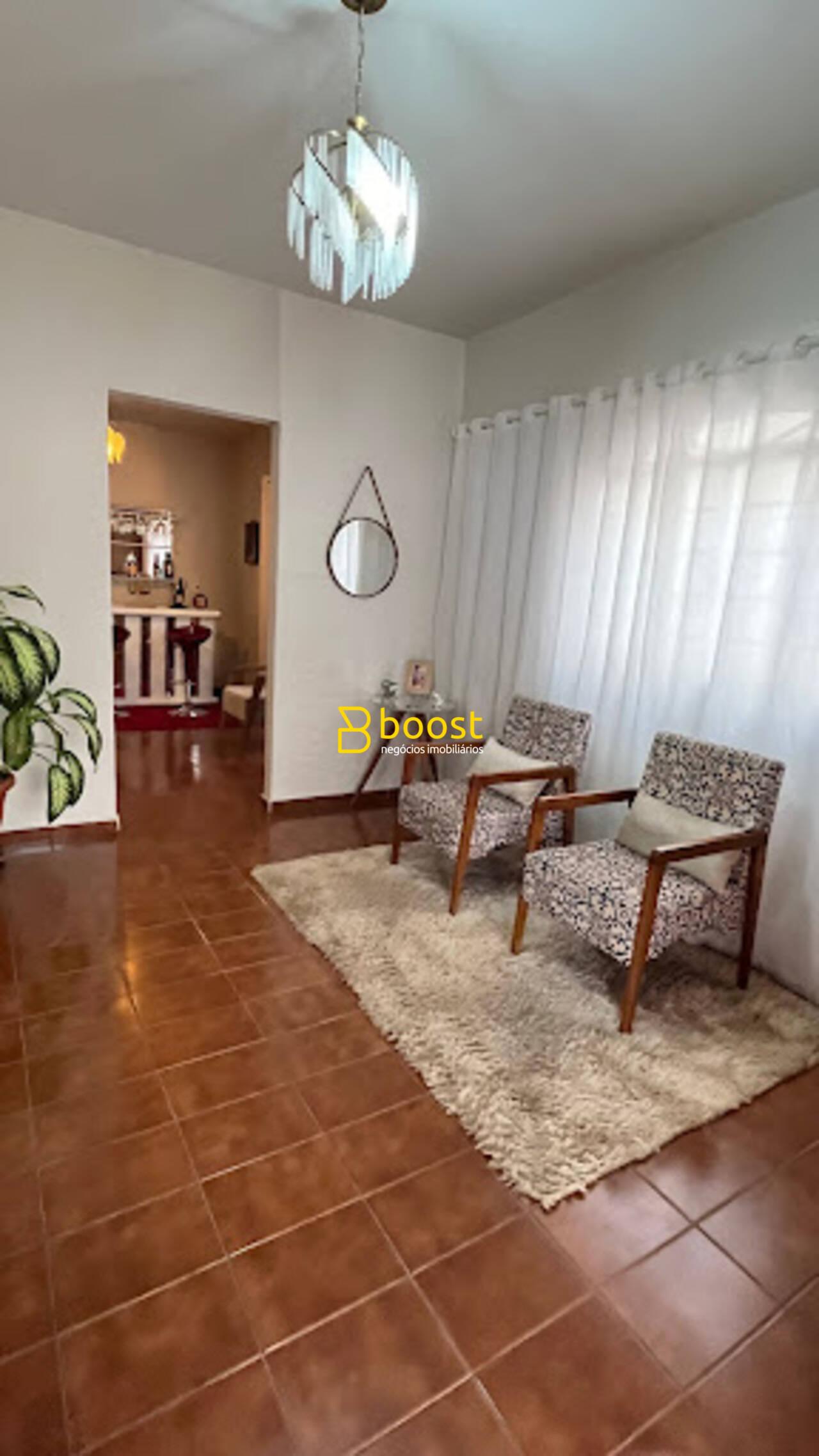 Casa com 3 quartos, 90 m², à venda por R$ 420.000 - Jardim Patrícia - Uberlândia/MG, foto 2