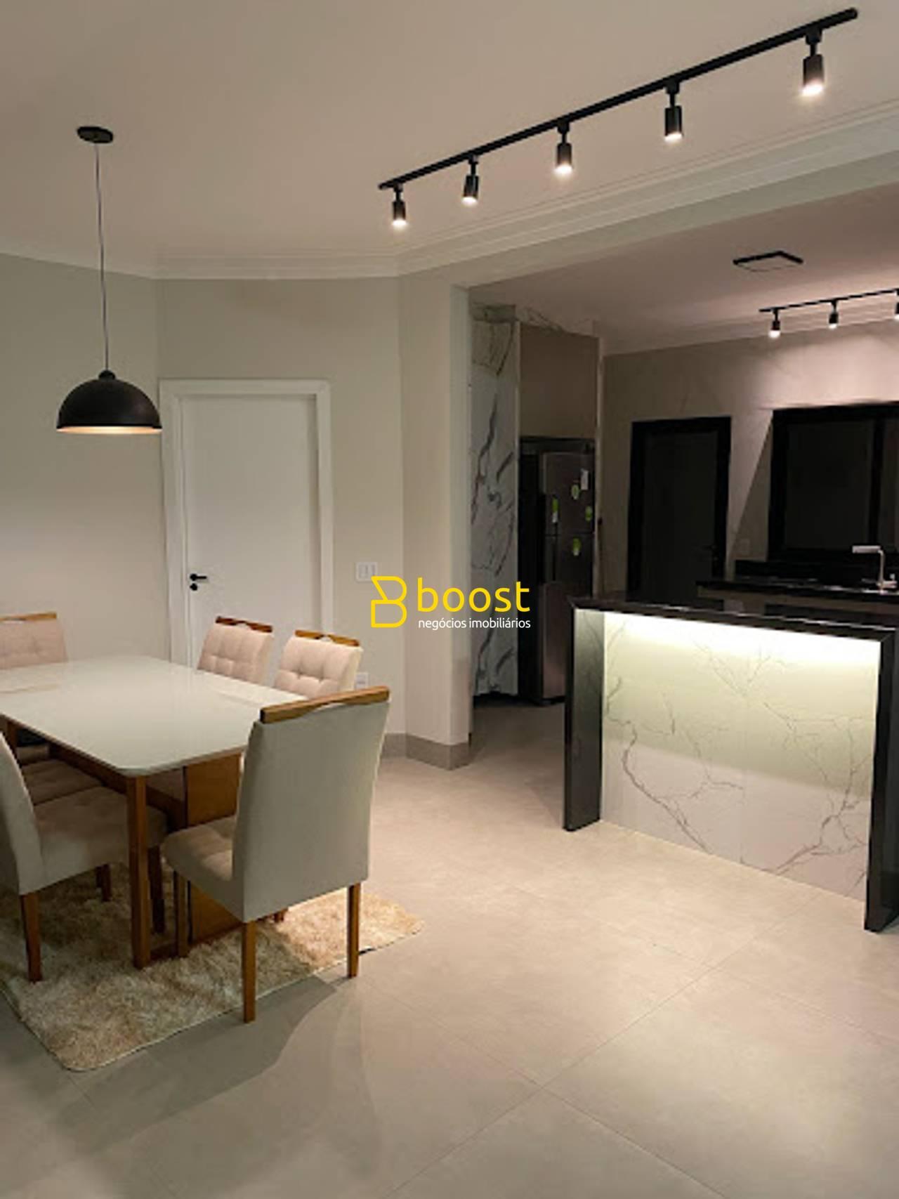 Casa com 4 quartos, 276 m², à venda por R$ 1.350.000 - Jardim Karaíba - Uberlândia/MG