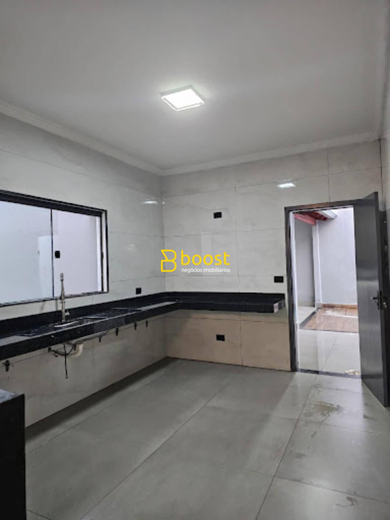 Casa com 3 quartos, 184 m², à venda por R$ 650.000 - Jardim Brasília - Uberlândia/MG, foto 2