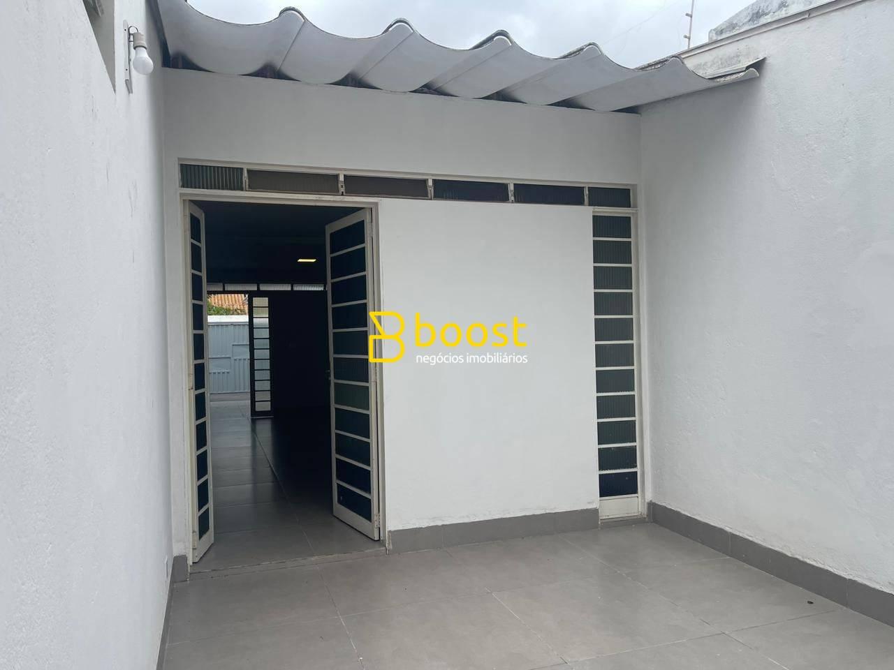 Casa com 3 quartos, 156 m², à venda por R$ 625.000 - Vigilato Pereira - Uberlândia/MG