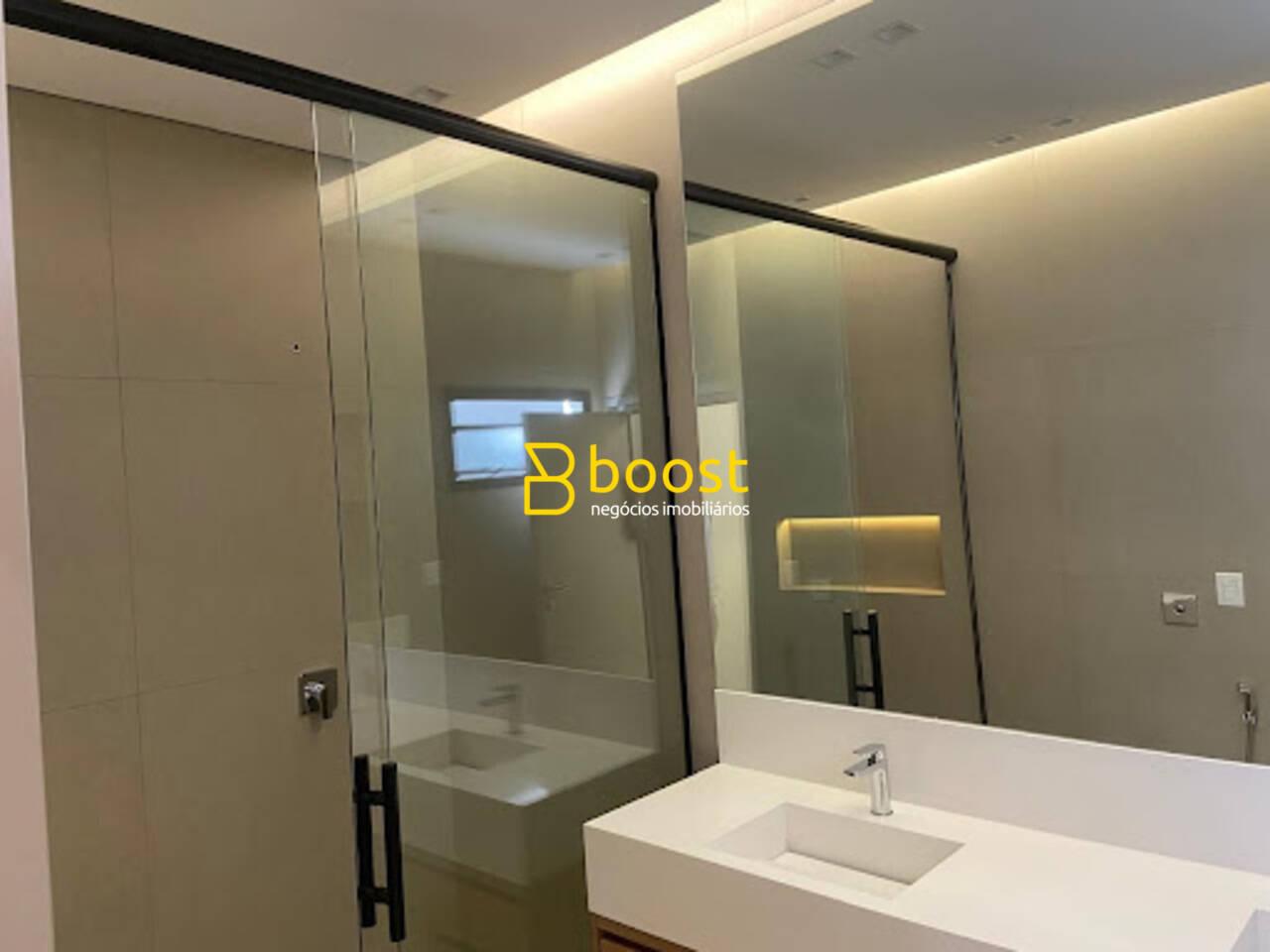 Casa com 3 quartos, 216 m², à venda por R$ 2.450.000 - Laranjeiras - Uberlândia/MG, foto 3