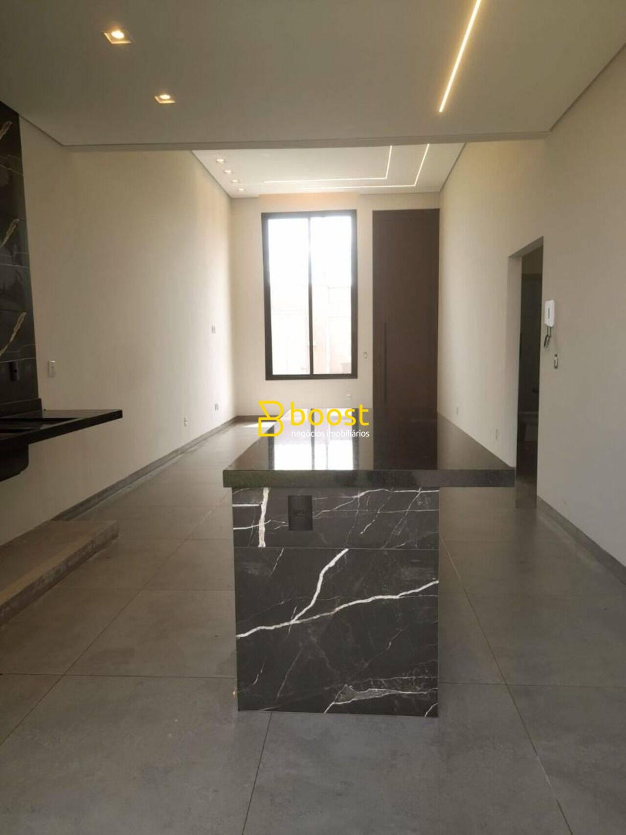 Casa com 3 quartos, 140 m², à venda por R$ 780.000 - Novo Mundo - Uberlândia/MG, foto 3
