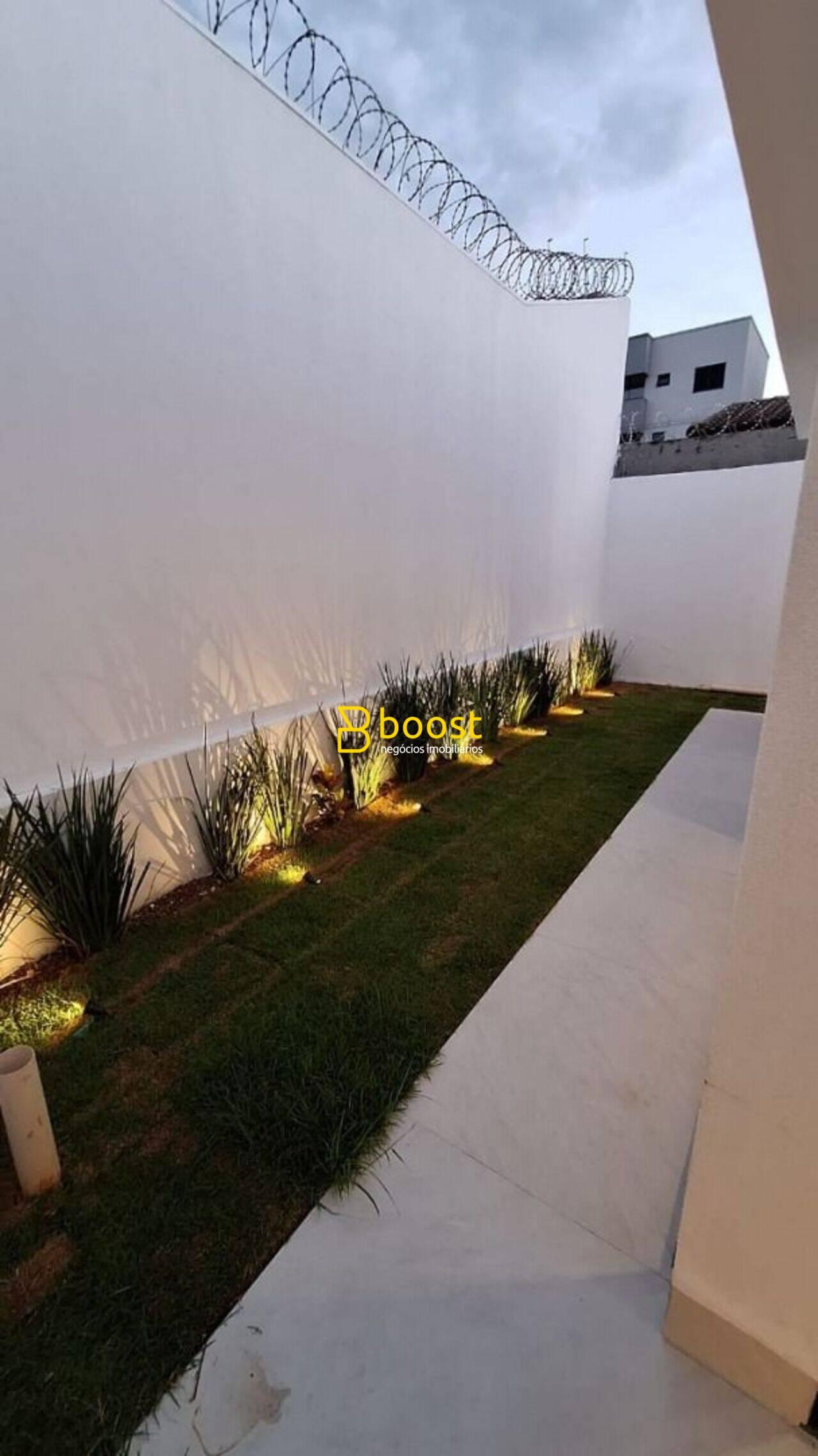Casa com 3 dormitórios à venda, 150 m² por R$ 890.000,00 - Jardim Inconfidência - Uberlândia/MG, foto 2