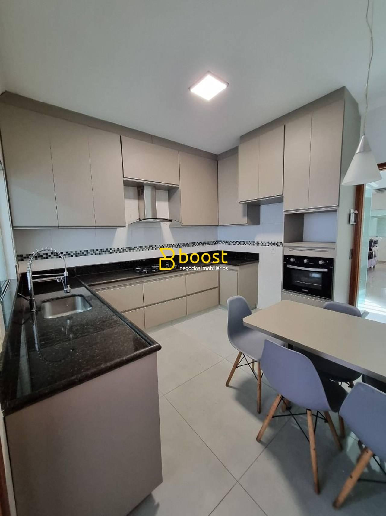 Casa com 3 dormitórios + edicula à venda, 200 m² por R$ 545.000 - Carajás - Uberlândia/MG