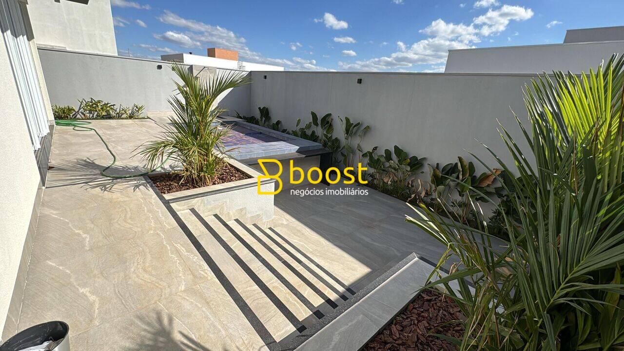 Casa com 3 dormitórios à venda, 200 m² por R$ 2.500.000,00 - Condomínio Tamboré - Uberlândia/MG, foto 4