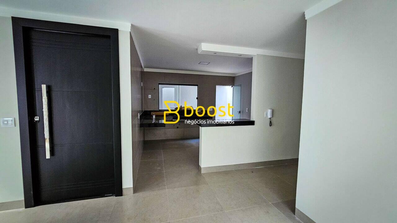 Casa com 3 quartos, 180 m², à venda por R$ 800.000 - Cidade Jardim - Uberlândia/MG, foto 3
