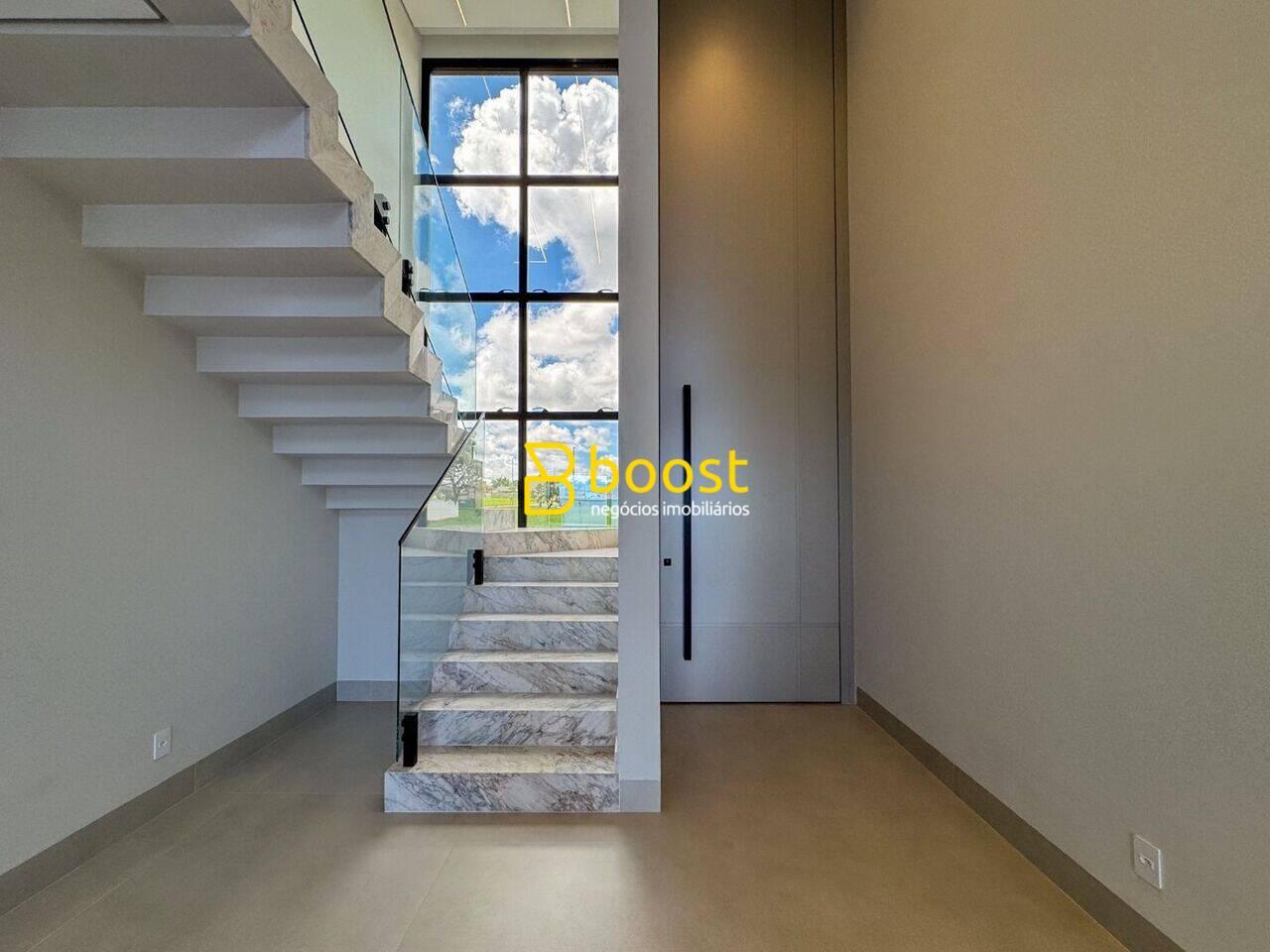 Casa com 3 quartos, 335 m², à venda por R$ 4.000.000 - Jardim Sul - Uberlândia/MG, foto 3