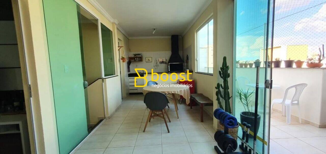 Cobertura com 4 dormitórios à venda por R$ 660.000,00 - Santa Mônica - Uberlândia/MG, foto 2