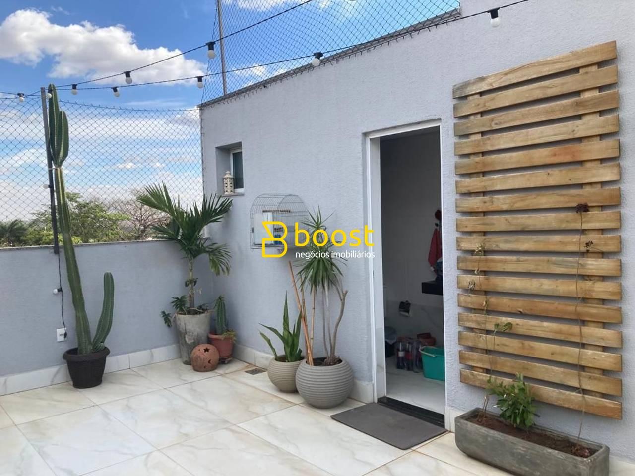 Cobertura com 3 dormitórios à venda, 230 m² por R$ 1.150.000,00 - Patrimônio - Uberlândia/MG