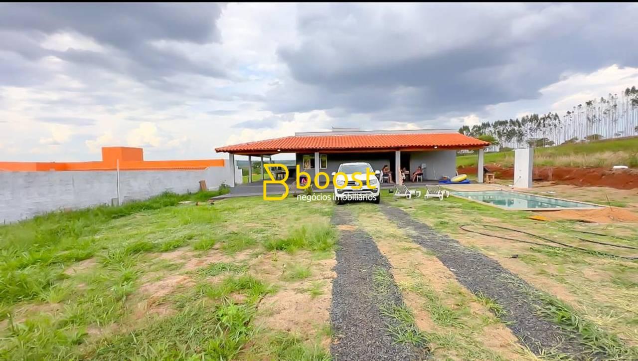 Rancho com 3 quartos, à venda por R$ 690.000 - Morada da Colina - Uberlândia/MG