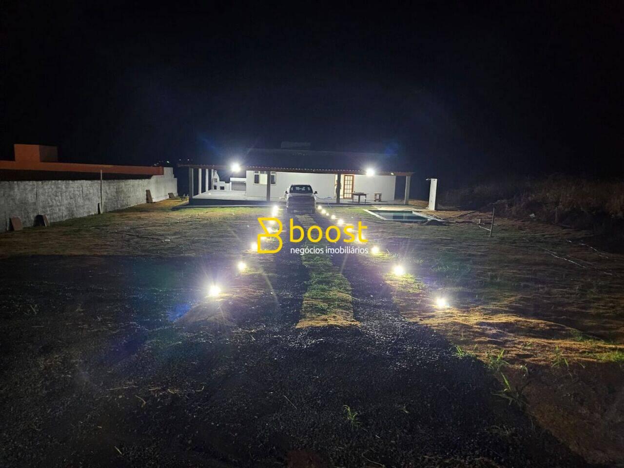 Rancho com 3 quartos, à venda por R$ 690.000 - Morada da Colina - Uberlândia/MG, foto 2