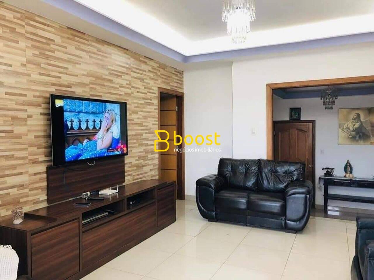 Sobrado à venda, 200 m² por R$ 1.350.000,00 - Santa Mônica - Uberlândia/MG, foto 4