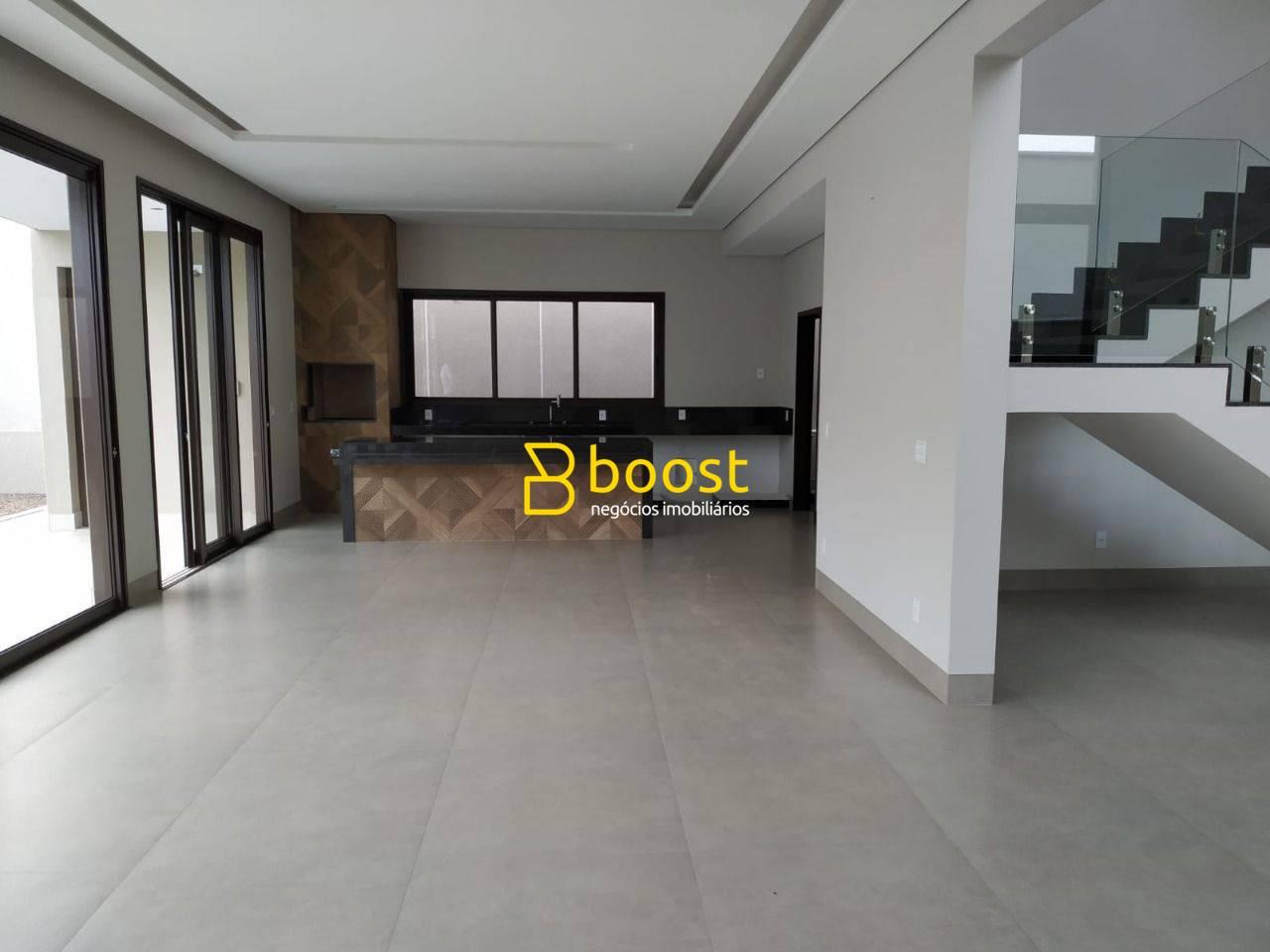Sobrado com 4 dormitórios à venda, 313 m² por R$ 2.975.000,00 - Nova Uberlândia - Uberlândia/MG