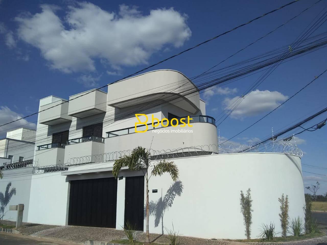 Sobrado à venda, 164 m² por R$ 790.000,00 - Laranjeiras - Uberlândia/MG, foto 2